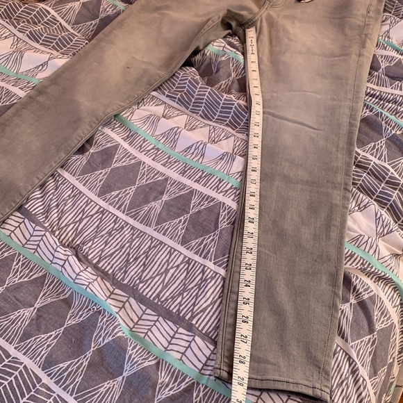 Express Supersoft Midrise Skinny Jean in Grey, 12 Long - Picture 2 of 8